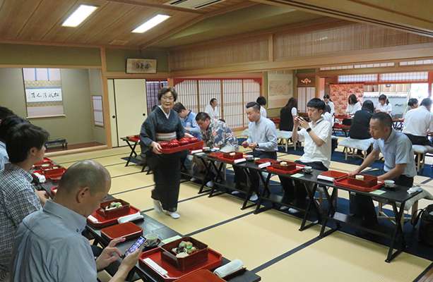 大徳寺通りにある「大徳寺 一久」にて“精進料理”